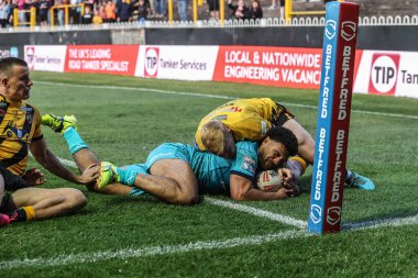 Huddersfield Giants takımından Taane Milne 17. Betfred Süper Ligi karşılaşmasında Castleford Tigers, Huddersfield Giants 'a karşı, The Mend-A-Hose Jungle, Castleford, Birleşik Krallık, 3 Temmuz 2025