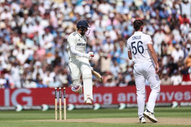 Hindistan kaptanı Shubman Gill, 2. Rothesay Test Maçı 'nda 200 koşu yaptı. 2. İngiltere, Hindistan' a karşı Edgbaston, Birmingham, İngiltere, 3 Temmuz 2025 'te.