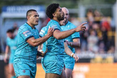 Huddersfield Giants takımının oyuncusu Ashton Golding, Betfred Süper Lig 'in 17' nci raundunda Castleford Tigers, Huddersfield Giants 'a karşı oynadığı The Mend-A-Hose Jungle, Castleford, Birleşik Krallık, 3 Temmuz 2025' te oynanan maçta hakeme başvurdu.