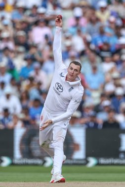 İngiltere 'den Harry Brook topu 2. Rothesay Test Maçı' nda veriyor. 2. İngiltere, Hindistan 'a karşı Edgbaston, Birmingham, Birleşik Krallık, 3 Temmuz 2025' te.