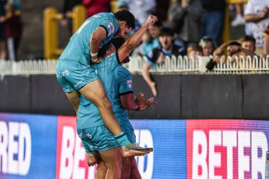 Huddersfield Giants takımından Tui Lolohea, Betfred Süper Ligi 'nin 17. raundunda Castleford Tigers, Huddersfield Giants' a karşı oynadığı The Mend-A-Hose Jungle, Castleford, Birleşik Krallık, 3 Temmuz 2025 karşılaşmasını kutluyor.