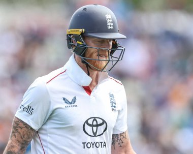 İngiltere kaptanı Ben Stokes, 2. Rothesay Test Maçı 'nda altın bir ördek için işten çıkarıldıktan sonra İngiltere' nin Hindistan 'a karşı Edgbaston, Birmingham, İngiltere' de 3.