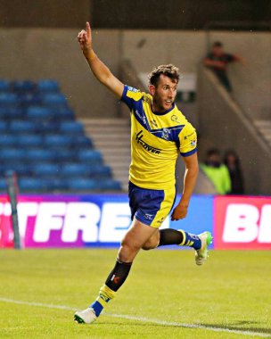Warrington Wolves 'tan Stefan Ratchford, Salford Community Stadyumu' nda oynanan 17. Salford Red Devils vs Warrington Wolves karşılaşmasında denemesini kutluyor.