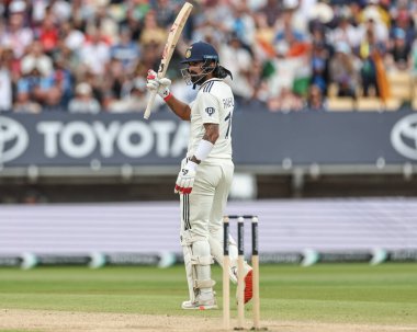 Hindistan 'dan KL Rahul, İngiltere' nin Edgbaston, Birmingham, İngiltere 'de oynanan 2. Rothesay Test Maçı' nda (50 koşu) yarım yüzyıl (50 koşu) kutluyor.