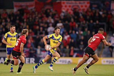 Warrington Wolves 'tan Stefan Ratchford 17. Betfred Süper Ligi karşılaşmasında Salford Red Devils, Warrington Wolves' a karşı Salford Community Stadyumu, Eccles, İngiltere, 4 Temmuz 2025