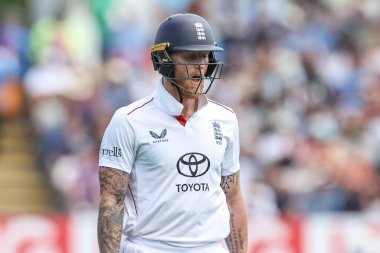İngiltere kaptanı Ben Stokes, 2. Rothesay Test Maçı 'nda altın bir ördek için işten çıkarıldıktan sonra İngiltere' nin Hindistan 'a karşı Edgbaston, Birmingham, İngiltere' de 3.