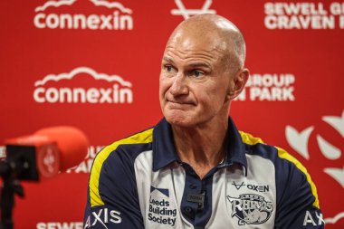 Leeds Rhinos takımının teknik direktörü Brad Arthur, 17. Betfred Süper Ligi karşılaşmasında basın mensuplarına konuştu. Hull KR, Leeds Gergedan 'a karşı Sewell Group Craven Park, Kingston on upon Hull, 6 Temmuz 2025