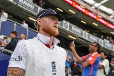 İngiltere kaptanı Ben Stokes, İngiltere 'nin Birmingham şehrinde oynanan 2. Rothesay Test Maçı' nda 4.