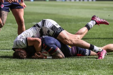 St. Helens takımından Kyle Feldt, 5 Temmuz 2025 'te MKM Stadyumu' nda oynanan 17. Betfred Süper Lig karşılaşmasında bir deneme için sahaya çıkıyor.