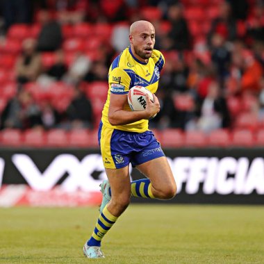 Warrington Wolves takımından James Harrison, 4 Temmuz 2025 'te Salford Community Stadyumu' nda oynanan Betfred Süper Lig maçında Warrington Wolves 'a karşı oynadığı 17.
