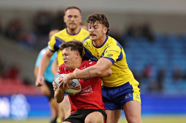 Warrington Wolves takımından Jordy Crowther, Salford Red Devils 'in 17. turda oynadığı Salford Red Devils - Warrington Wolves maçında Salford Community Stadyumu' nda Nathan Connell 'ı yere serdi.
