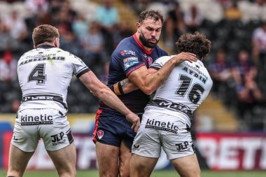 Hull FC 'den Ed Chamberlain ve Hull FC' den Yusuf Aydin 17. Betfred Süper Ligi karşılaşmasında, Hull FC, St Helens 'e karşı 5 Temmuz 2025' te MKM Stadyumu 'nda oynadılar.