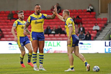 Warrington Wolves takımından Matt Dufty, 4 Temmuz 2025 'te Salford Community Stadyumu' nda oynanan Betfred Süper Lig 17.
