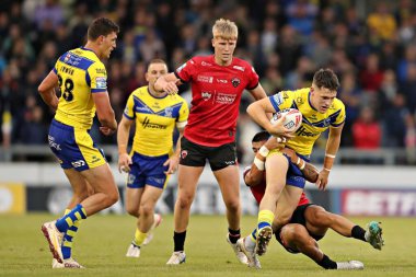 Salford Red Devils takımından Jayden Nikorima, 17. Betfred Süper Lig karşılaşmasında Warrington Wolves 'a karşı Salford Red Devils - Warrington Wolves maçında Warrington Wolves' u, Eccles, İngiltere 'de 4 Temmuz 2025' te yendi.