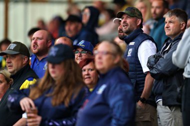 Warrington taraftarları 17. Betfred Süper Ligi karşılaşmasından önce Salford Red Devils, Warrington Wolves 'a karşı Salford Community Stadyumu, Eccles, Birleşik Krallık, 4 Temmuz 2025