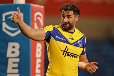 Warrington Wolves 'un Toby King' i Betfred Süper Ligi 'nin 17. raundunda Salford Red Devils, Warrington Wolves' a karşı Salford Community Stadyumu, Eccles, İngiltere 'de oynanan 4 Temmuz 2025 karşılaşmasını kutluyor.