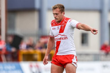 Hull KR takımından Jez Litten, Betfred Süper Lig 'in 17. raundunda takım arkadaşlarına talimat verir. Hull KR, Leeds Rhinos' a karşı Sewell Group Craven Park, Kingston 'da, Hull, İngiltere' de 6 Temmuz 2025 tarihinde oynanan karşılaşma.