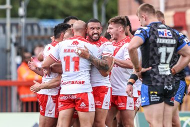 Hull KR 'dan Rhyse Martin, 6 Temmuz 2025' te İngiltere 'nin Hull kentinde oynanan 17. Betfred Süper Ligi karşılaşmasında Hull KR, Leeds Rhinos' a karşı Sewell Group Craven Park 'ta yaptığı maçı kutluyor.