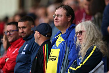 Warrington taraftarları 17. Betfred Süper Ligi karşılaşmasından önce Salford Red Devils, Warrington Wolves 'a karşı Salford Community Stadyumu, Eccles, Birleşik Krallık, 4 Temmuz 2025