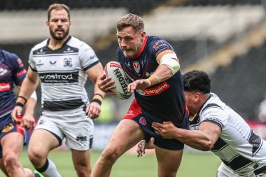 St. Helens 'ten Matty Lees, Hull FC' den Herman Eseese tarafından 17. Betfred Süper Ligi karşılaşmasında yenildi. Hull FC, St. Helens 'e karşı.