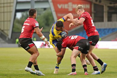 Salford Red Devils takımından Cain Robb, 17. Betfred Süper Ligi karşılaşmasında Warrington Wolves 'a karşı Salford Red Devils - Warrington Wolves maçında Warrington Wolves' u yendi.