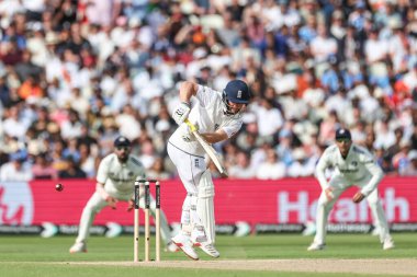 İngiltere 'den Ben Duckett, 2. Rothesay Test Maçı' nda bir koşu için topa vuruyor. 4. İngiltere - Hindistan - Edgbaston, Birmingham, Birleşik Krallık, 5 Temmuz 2025