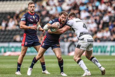 St. Helens takımından Daryl Clark, 5 Temmuz 2025 'te MKM Stadyumu, Hull, İngiltere' de oynanan Betfred Süper Lig maçında Hull FC 'nin St. Helens' e karşı oynadığı 17.