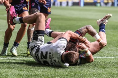 St. Helens takımından Kyle Feldt, 5 Temmuz 2025 'te MKM Stadyumu' nda oynanan 17. Betfred Süper Lig karşılaşmasında bir deneme için sahaya çıkıyor.