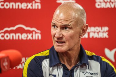 Leeds Rhinos takımının teknik direktörü Brad Arthur, 17. Betfred Süper Ligi karşılaşmasında basın mensuplarına konuştu. Hull KR, Leeds Gergedan 'a karşı Sewell Group Craven Park, Kingston on upon Hull, 6 Temmuz 2025