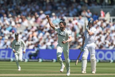 Hindistan 'dan Nitish Kumar Reddy, 3. Rothesay Test Maçı' nda Ben Duckett 'in kalesini kutluyor. 1. Hindistan - Lords, Londra, Birleşik Krallık, 10 Temmuz 2025