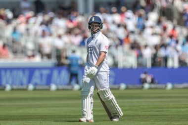 İngiltere 'den Ben Duckett, 3. Rothesay Test Maçı 1. İngiltere - Hindistan maçı sırasında Londra, İngiltere' de 10 Temmuz 2025 'te görevden alındıktan sonra oyun alanından ayrıldı.