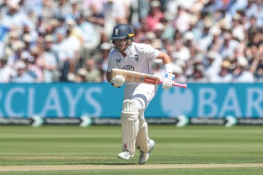 İngiltere 'nin Ollie Pope' u, 1. Rothesay Test Maçı 'nda İngiltere Hindistan' a karşı Lords, Londra, İngiltere 'de 10 Temmuz 202' de eylem halindedir.