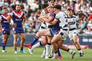 Wakefield Trinity 'den Lachlan Walmsley, Hull FC' den Lewis Martin tarafından oynanan Betfred Süper Lig 18. Maçı 'nda Hull FC, Wakefield Trinity' ye karşı MKM Stadyumu, Hull, Birleşik Krallık, 10 Temmuz 2025