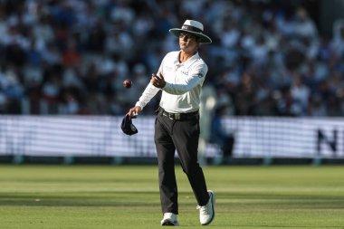 Hindistan yeni topu 3. Rothesay Test Maçı 1. Günü 'nde Londra, İngiltere ve Hindistan' da 10 Temmuz 2025 'te aldı.