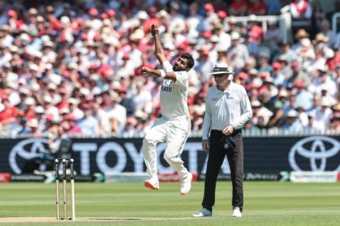 Hintli Jasprit Bumrah topu 3. Rothesay Test Maçı 'nda veriyor. 2. İngiltere - Hindistan - Lords, Londra, İngiltere, 11 Temmuz 2025
