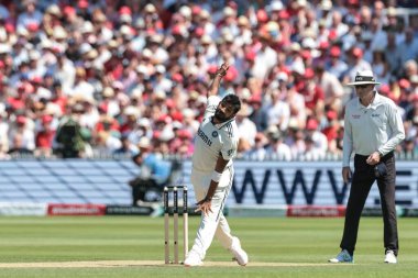 Hintli Jasprit Bumrah topu 3. Rothesay Test Maçı 'nda veriyor. 2. İngiltere - Hindistan - Lords, Londra, İngiltere, 11 Temmuz 2025