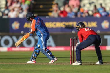 Hindistan 'dan Deepti Sharma, 5. Vitality IT20 İngiltere Kadınlar Hindistan' a Karşı Edgbaston, Birmingham, Birleşik Krallık 'ta 12 Temmuz 2025' te LBW tarafından hayrete düşürüldü.