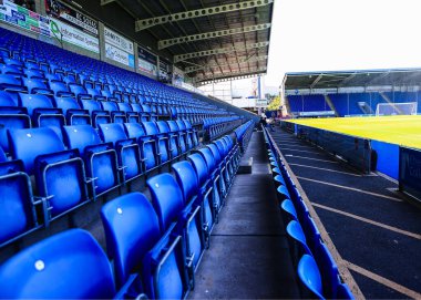 SMH Stadyumu 'nun, 12 Temmuz 2025' te İngiltere 'nin Chesterfield kentindeki SMH Group Stadiumact Stadyumu' nda oynanan sezon öncesi oynanan dostluk maçı öncesinde genel bir görüntüsü.