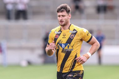 Castleford Tigers takımından Sam Wood, Betfred Süper Lig 18. Raundda Salford Red Devils Castleford Tigers 'a karşı Salford Community Stadyumu, Eccles, Birleşik Krallık, 13 Temmuz 2025' te oynanan karşılaşma öncesi ısınma maçında