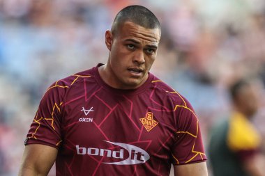 Huddersfield Giants takımının Tui Lolohea 'sı Betfred Süper Lig ön eleme maçında Wigan Warriors' a karşı Huddersfield Giants 'ın 11 Temmuz 2025' de Brick Community Stadyumu, Wigan 'da oynadığı maçta ısındı.