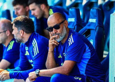 Nuno Esprito Santo Nottingham Orman Müdürü sezon öncesi dostluk maçı sırasında Chesterfield, Nottingham Ormanı 'na karşı SMH Group Stadiumact Stadyumu, Chesterfield, İngiltere, 12 Temmuz 2025