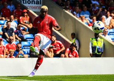 Nottingham Ormanı 'ndan Callum Hudson-Odoi 12 Temmuz 2025' te İngiltere 'nin Chesterfield-Nottingham Stadyumu' nda oynanan sezon öncesi dostluk maçı sırasında köşesine çekildi.