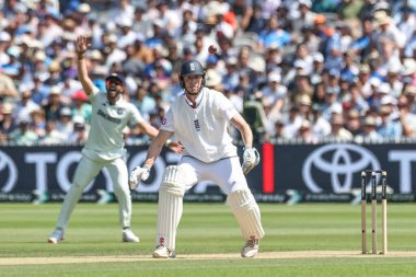 İngiltere 'den Zak Crawley, 3. Rothesay Test Maçı sırasında Hindistan' dan Muhammed Siraj 'ın attığı toptan kaçıyor. 4. Hindistan - Lords, Londra, İngiltere, 13 Temmuz 2025