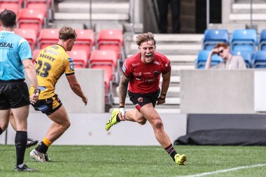 Salford Red Devils takımından Chris Hankinson, Salford Community Stadyumu, Eccles, Birleşik Krallık 'ta oynanan Salford Red Devils - Castleford Tigers maçında 18.
