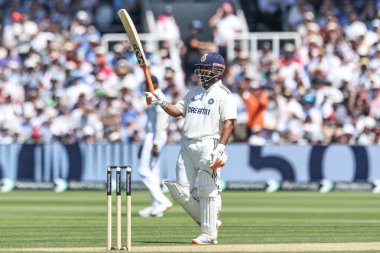 Hindistan Rishabh Pant, 3. Rothesay Test Maçı 'nda (50 koşu) yarım yüzyıl (50 koşu) kutluyor.