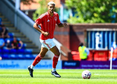 Sezon öncesi dostluk maçı sırasında Chesterfield, Nottingham Ormanı 'na karşı SMH Group Stadiumact Stadyumu, Chesterfield, İngiltere, 12 Temmuz 2025
