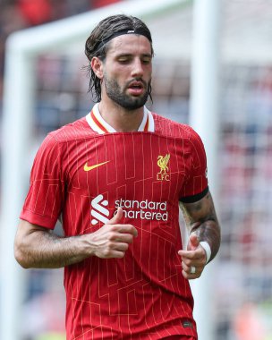 Liverpool 'dan Dominik Szoboszlai 13 Temmuz 2025' te İngiltere 'nin Deepdale kentinde Preston North End Liverpool' a karşı oynanan ön sezon dostluk maçında
