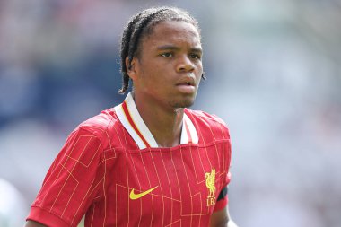 Liverpool takımının Rio Ngumoha 'sı Preston North End ile Liverpool arasında oynanan 13 Temmuz 2025 Deepdale, Preston, İngiltere