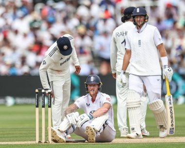 İngiltere kaptanı Ben Stokes, 3. Rothesay Test Maçı 'nda topla yaptığı bir vuruştan sonra İngiltere - Hindistan - Lords, Londra, Birleşik Krallık, 13 Temmuz 2025