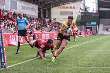Castleford Tigers 'dan Josh Simm, Salford Community Stadyumu, Eccles, Birleşik Krallık' ta oynanan 18. Betfred Süper Lig karşılaşması Salford Red Devils - Castleford Tigers maçında şansını deniyor.